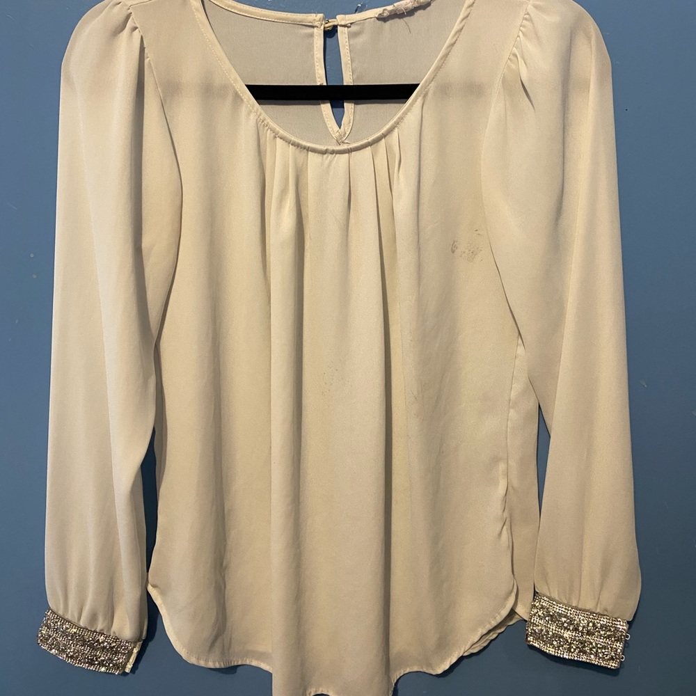 white blouse - Picture 2 of 2